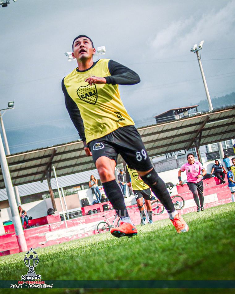 Jugador en calentamiento previo al partido